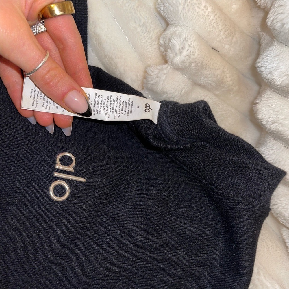 ALO Yoga Black Accolade Crewneck Women's Sweater